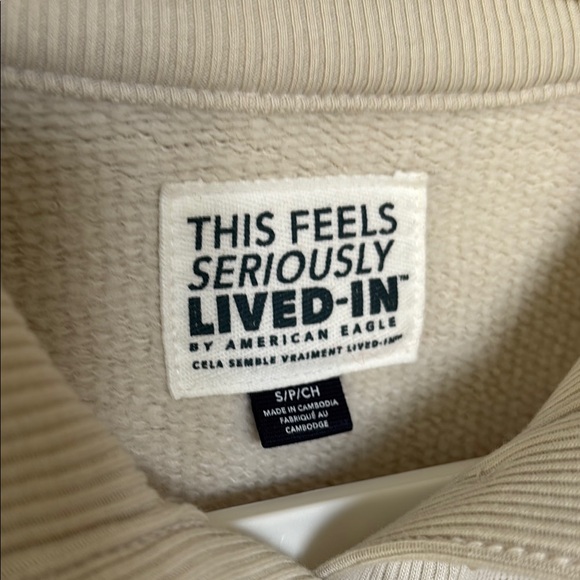 NEW -AEO LIVED IN Women's oversized Cream Sweater - Picture 2 of 3